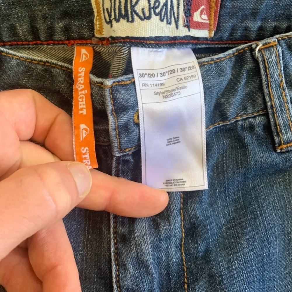 100% cotton Quiksilver straight fit 20”x30” jeans